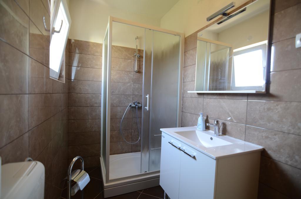 Apartment Emi Sukošan Εξωτερικό φωτογραφία